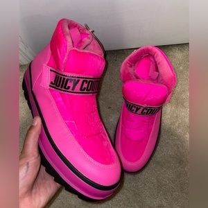 NWT Juicy Couture Veronica Puffer Velcro Snow Boots Hot Pink Spell Out Logo